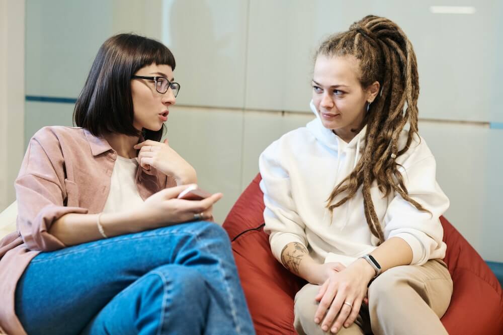Two-Women-chatting-Persuasive-technique