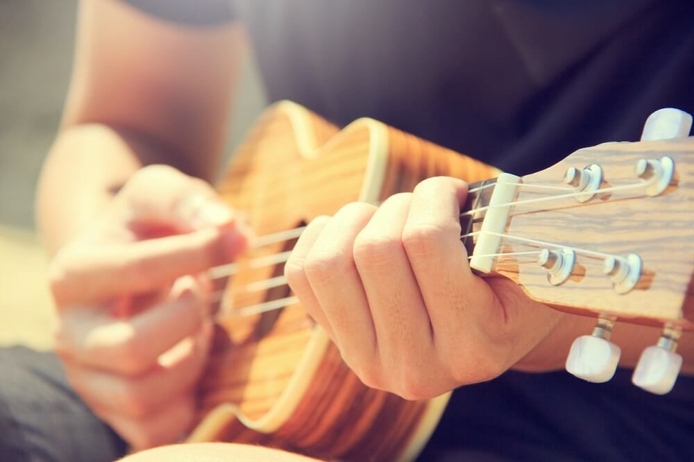 playing-ukelele-living-life-to-the-fullest