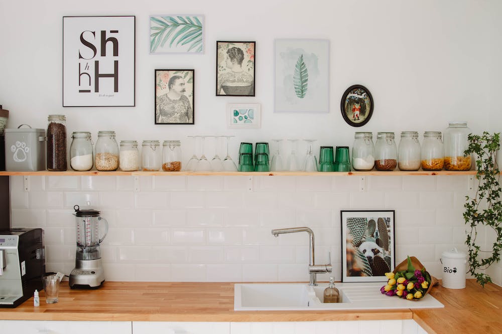 minimalist-lifestyle-well-organized-kitchen
