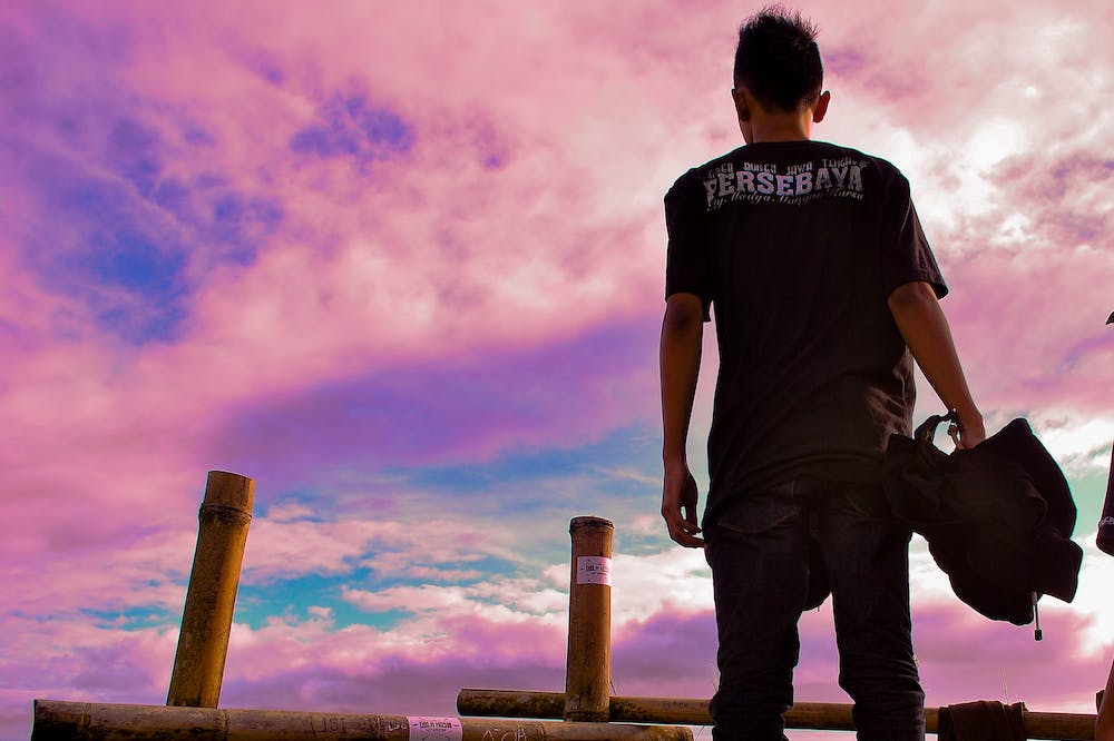 Happy-people-man-looking-sky