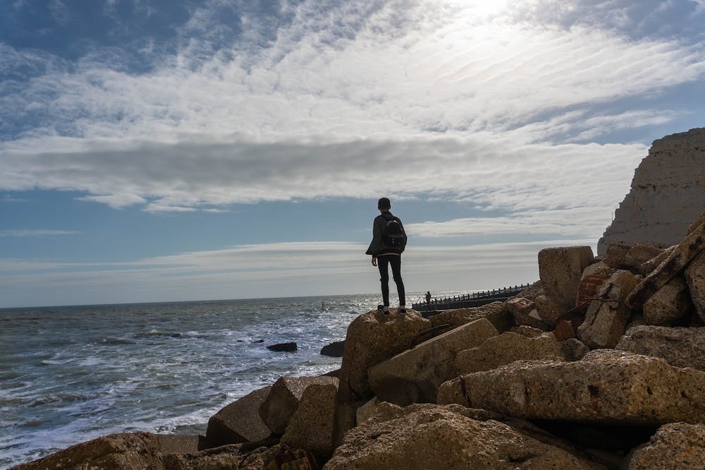 Be-the-Best-Version-of-Yourself-man-looking-out-sea