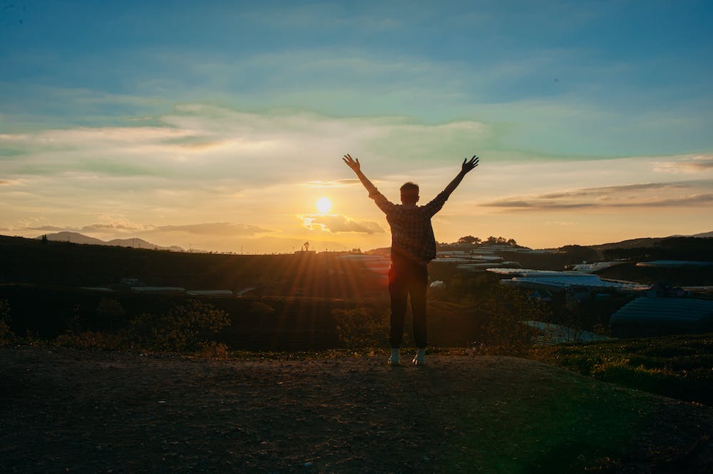 Be-the-Best-Version-of-Yourself-man-raised-hands