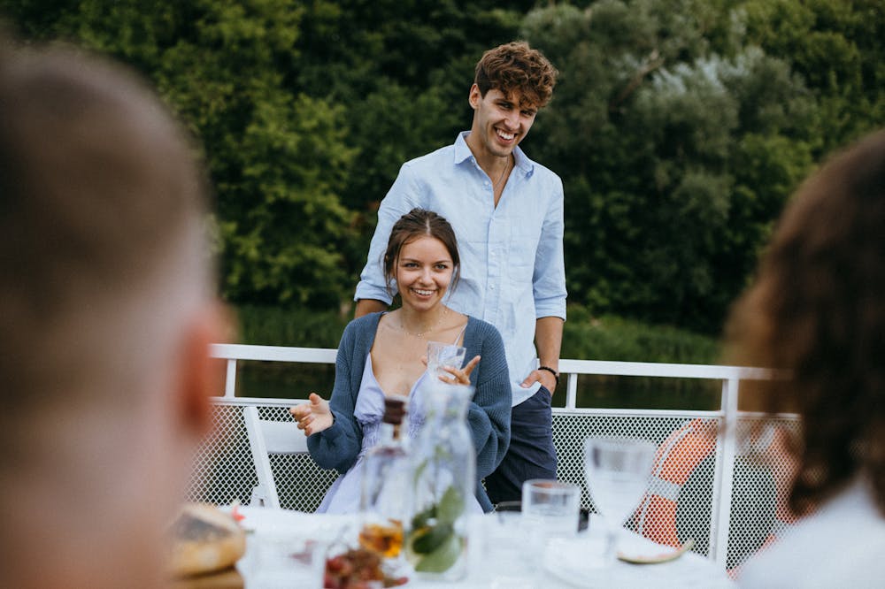 7 Easy Ways to Turn a Situationship into an Awesome Relationship 1 Situationship-man-woman-on-vacation