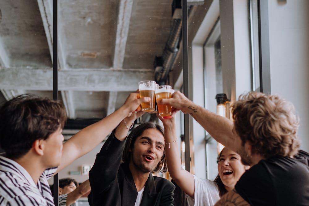 7 Easy Ways to Turn a Situationship into an Awesome Relationship 5 Young-People-Making-A-Toast