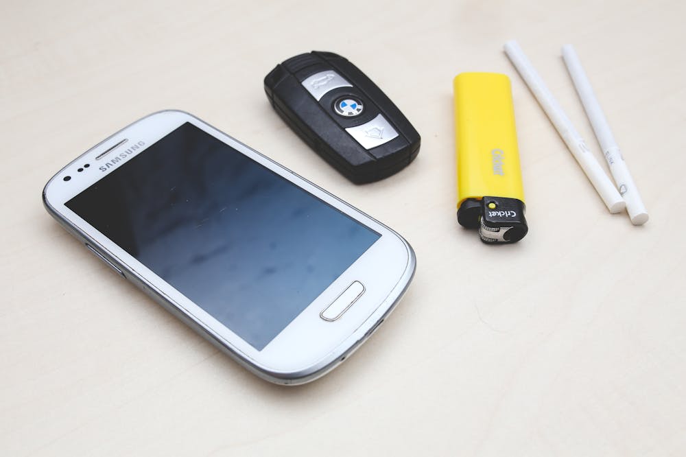 Phone-car-key-lighter-cigarettes