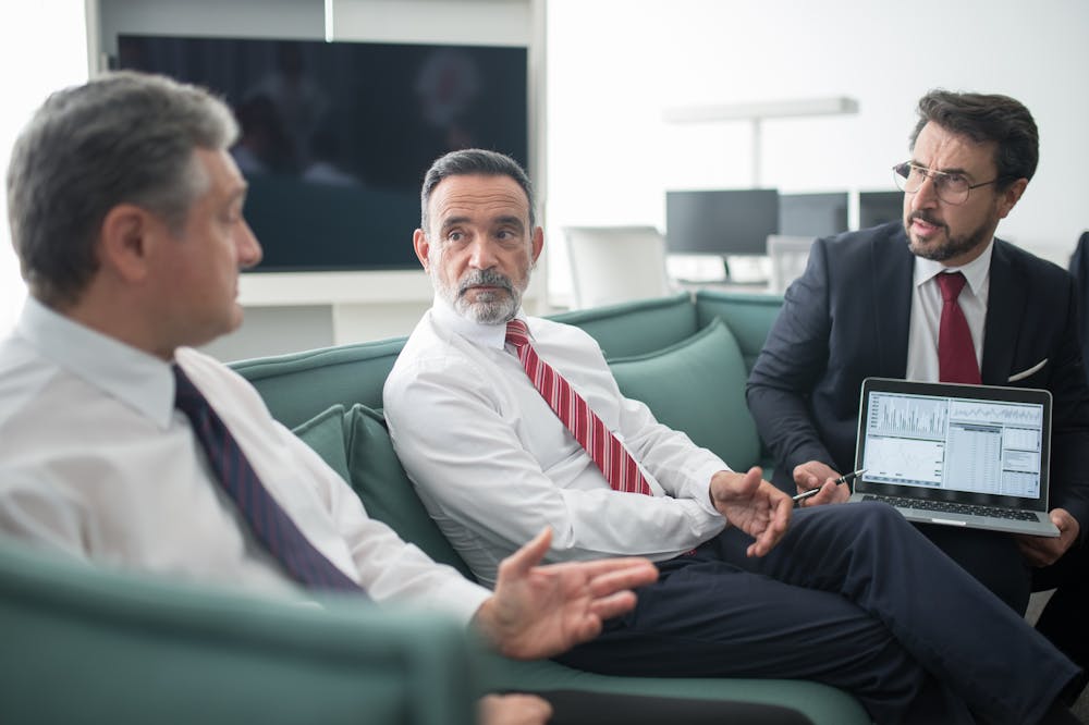 self-efficacy-man-work-meeting