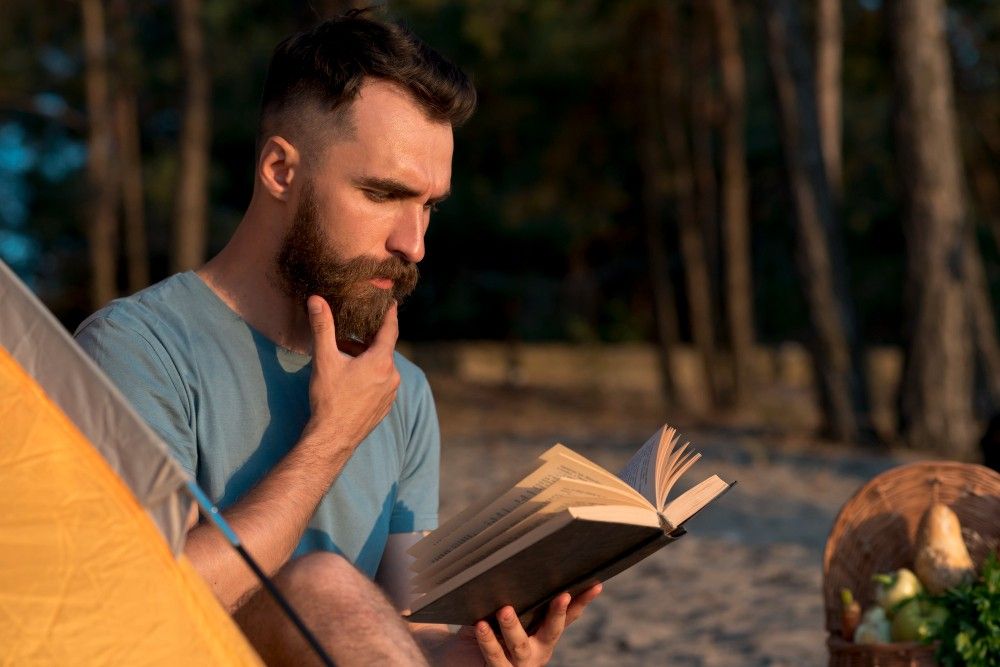 Marcus-Aurelius-thinking-and-reading-book