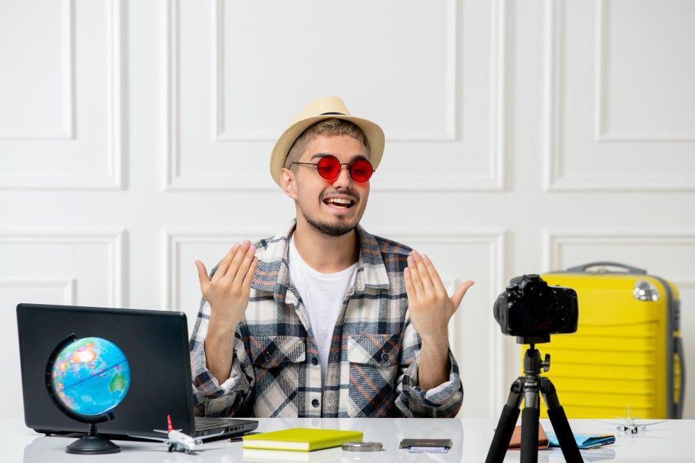Vlogger-Recording-With-Smartphone