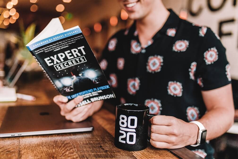 become an expert in any field