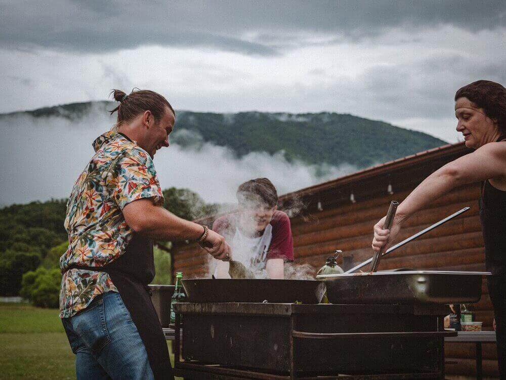 Activate-positive-emotions-family-barbecue