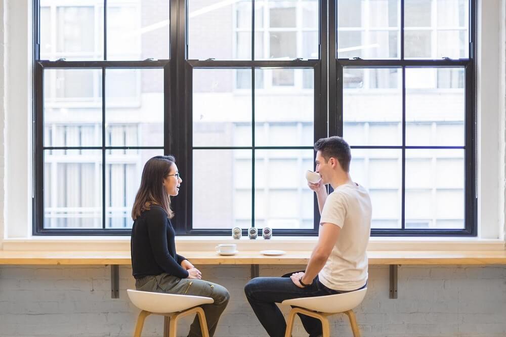 8 Useful Strategies On How To Be More Likeable 3 mirroring-body-language
