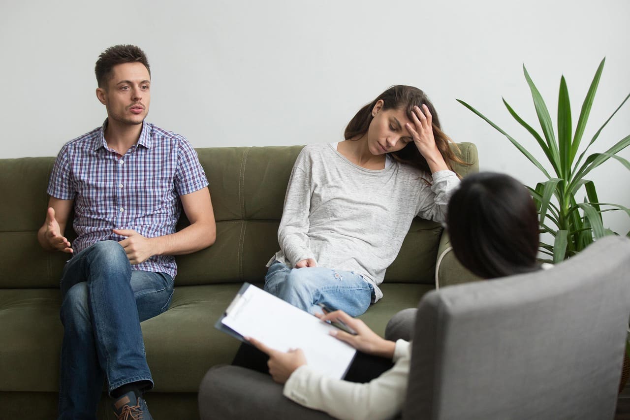 Couples-Counseling-Therapist-At-Work